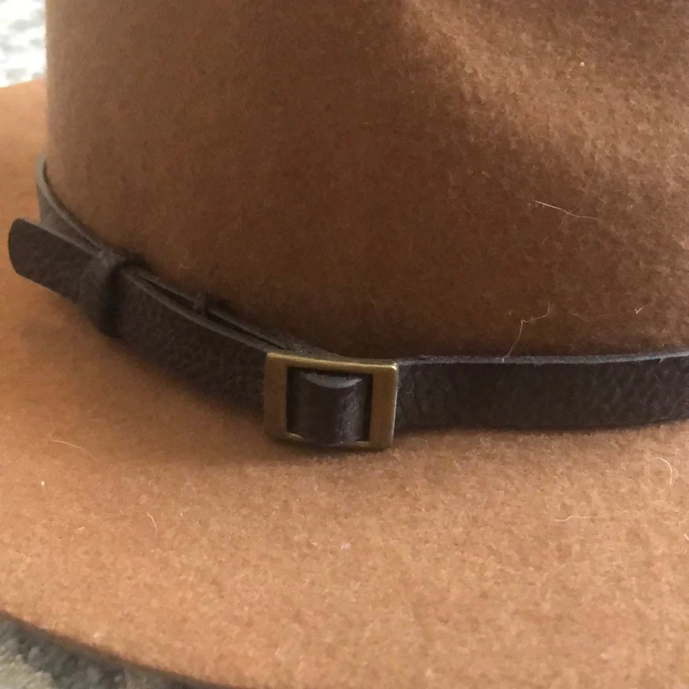 Fedora - Picture 2 of 4